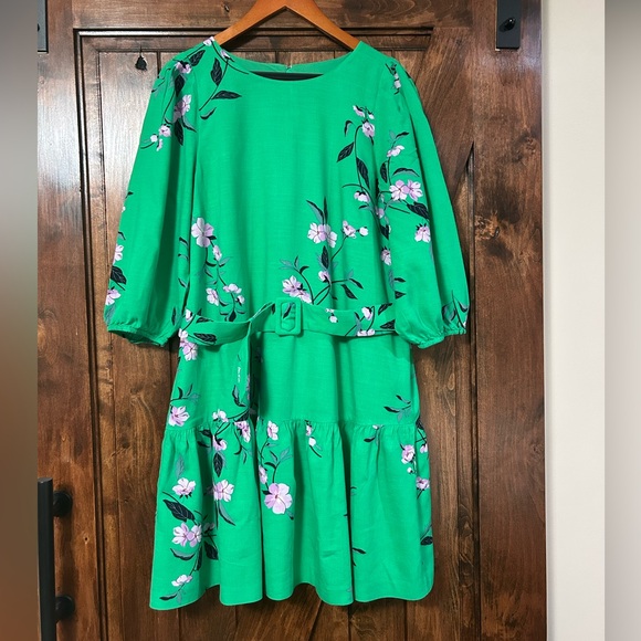 Ann Taylor Dresses & Skirts - Ann Taylor Green Tiered Sundress with Bishop Sleeves. Excellent condition.